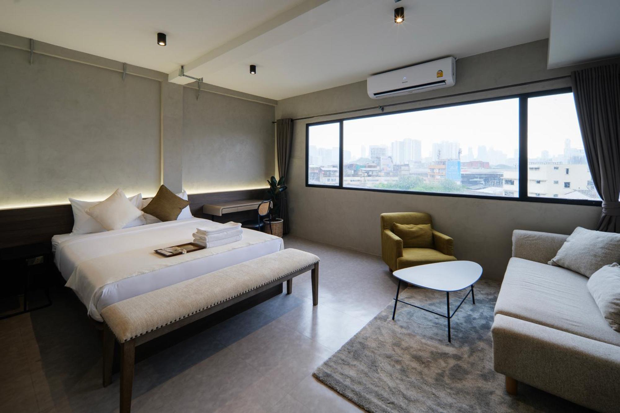 C'House Bangkok Vandrarhem Exteriör bild