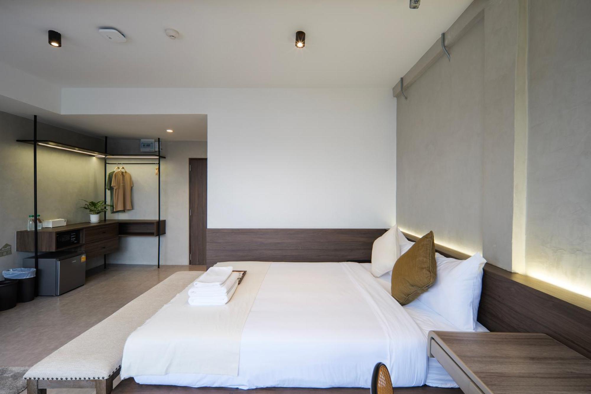C'House Bangkok Vandrarhem Exteriör bild