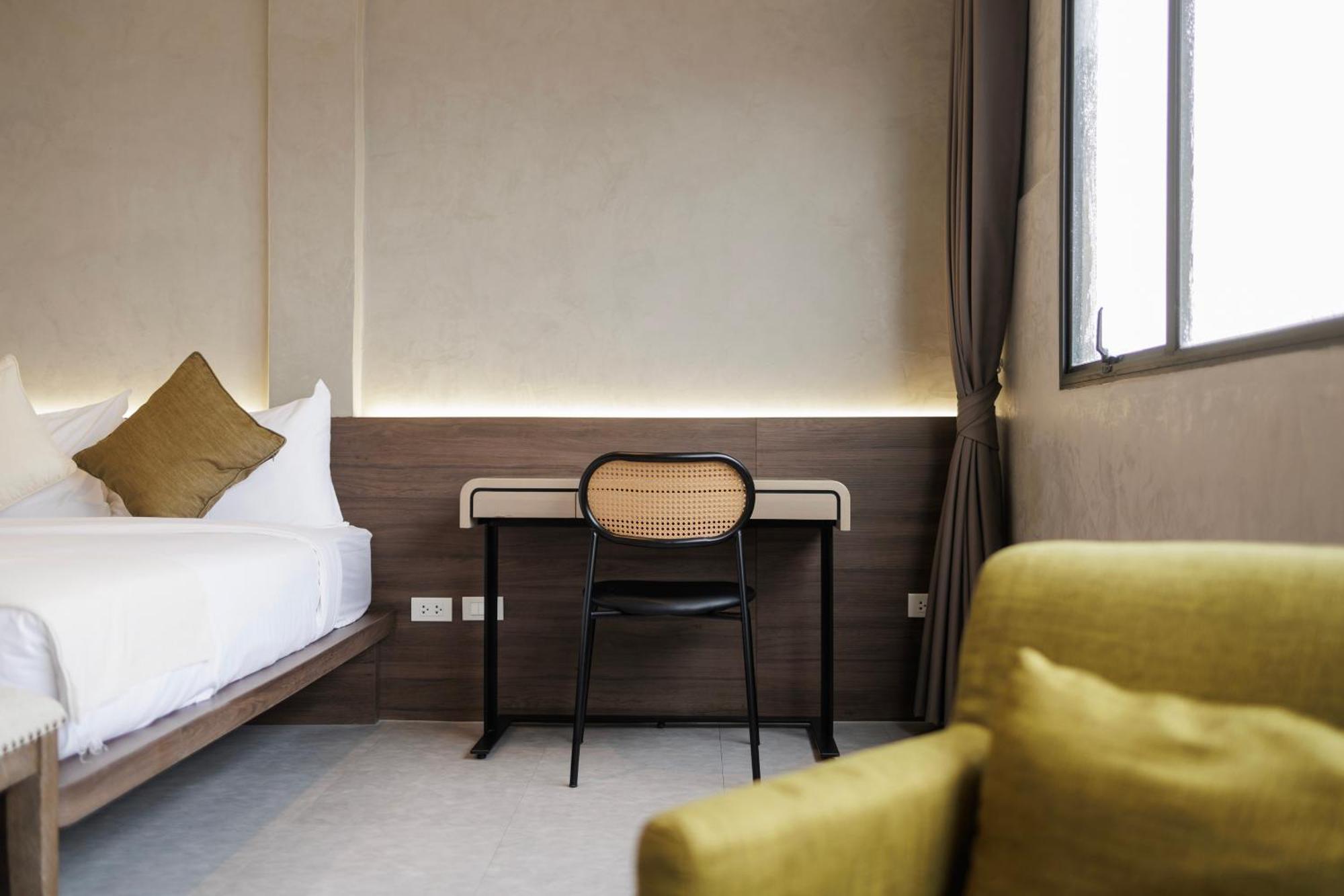 C'House Bangkok Vandrarhem Exteriör bild