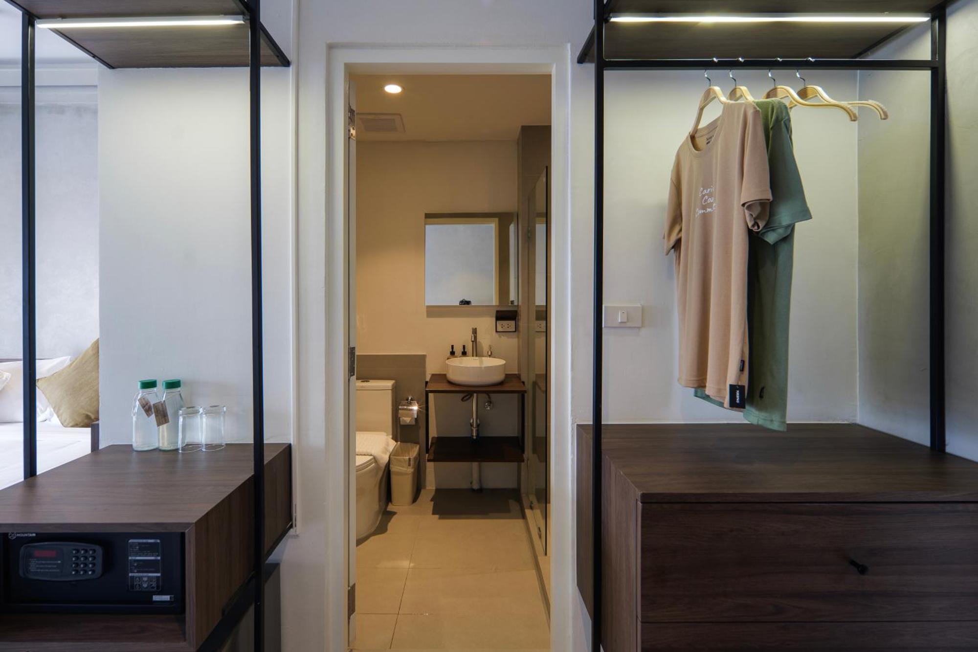 C'House Bangkok Vandrarhem Exteriör bild