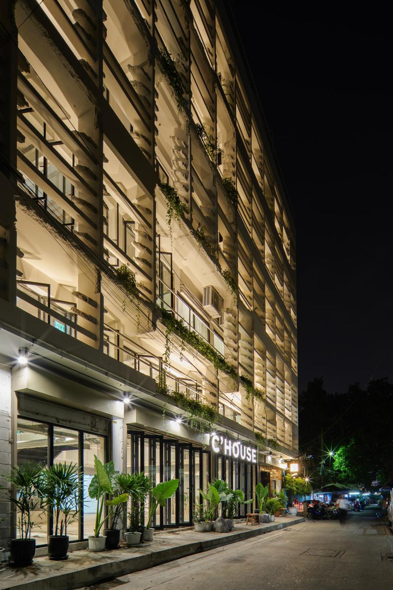 C'House Bangkok Vandrarhem Exteriör bild