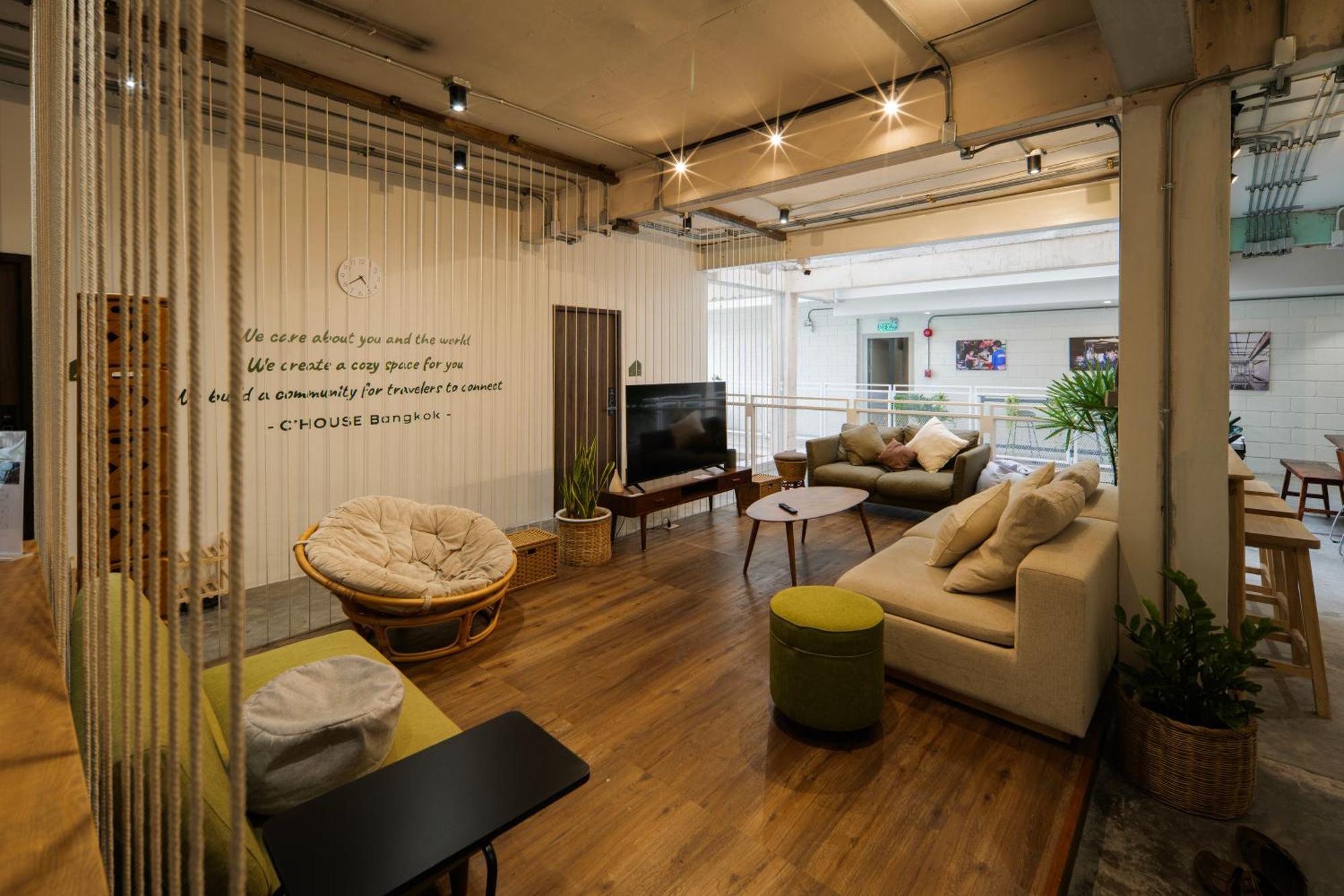 C'House Bangkok Vandrarhem Exteriör bild
