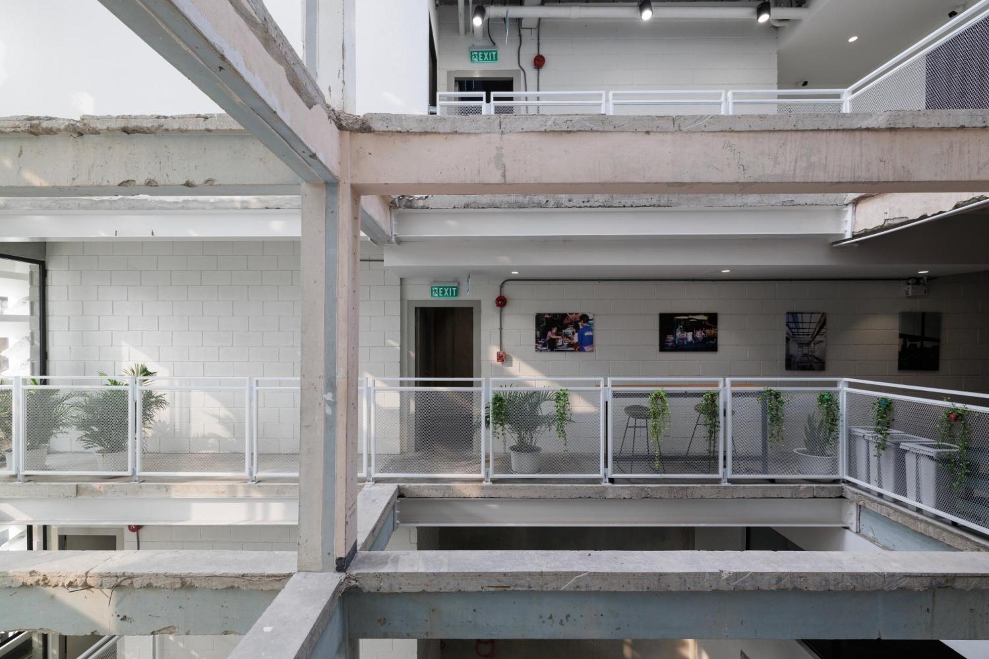 C'House Bangkok Vandrarhem Exteriör bild