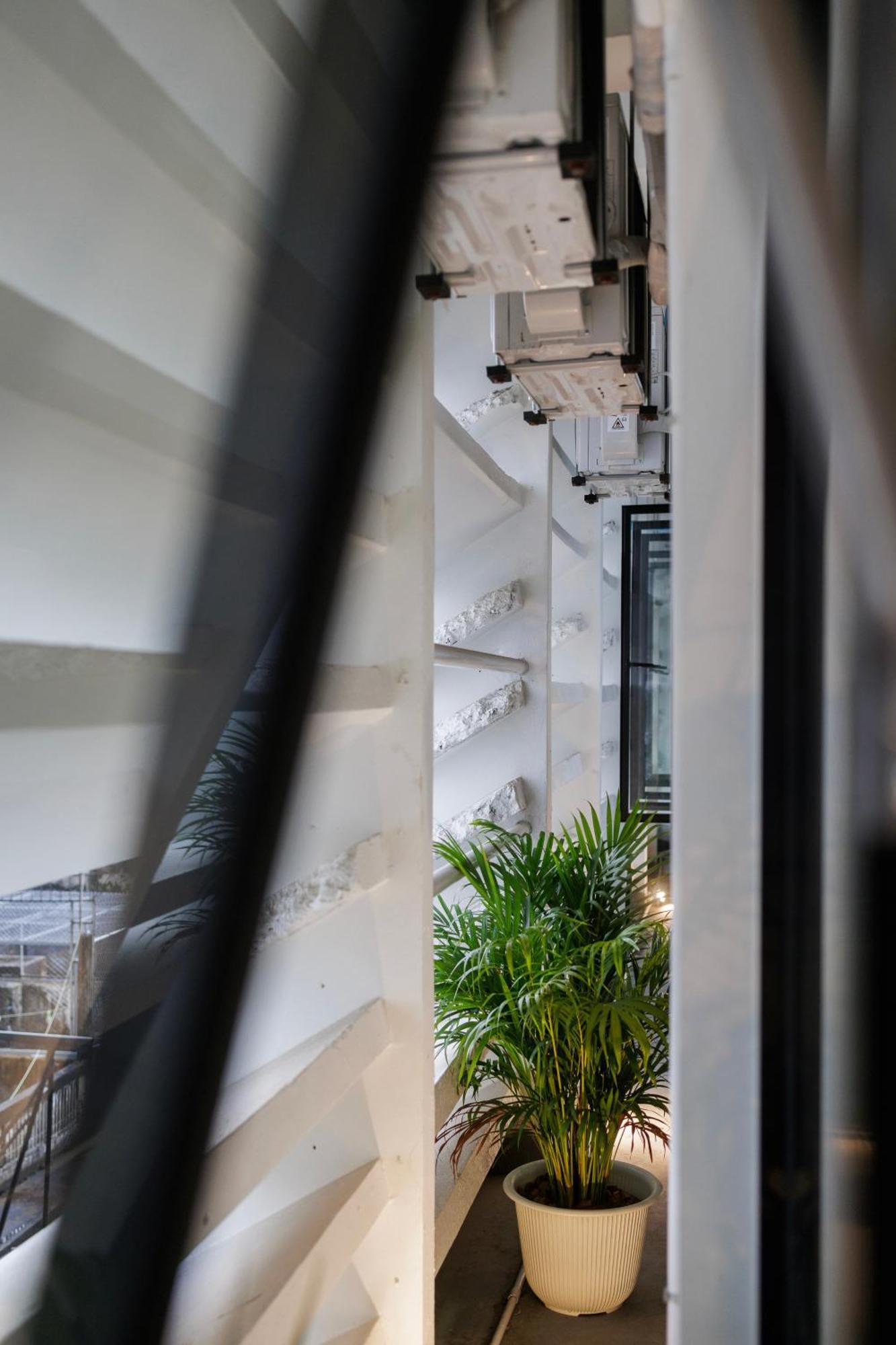 C'House Bangkok Vandrarhem Exteriör bild